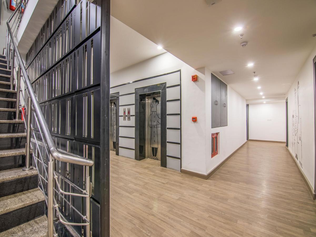 Oyo Townhouse 028 Corporate Suite Noida Luaran gambar