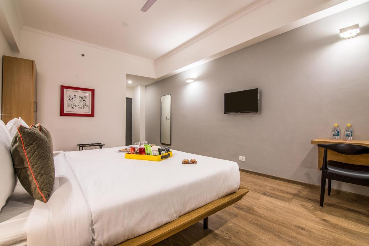 Oyo Townhouse 028 Corporate Suite Noida Luaran gambar