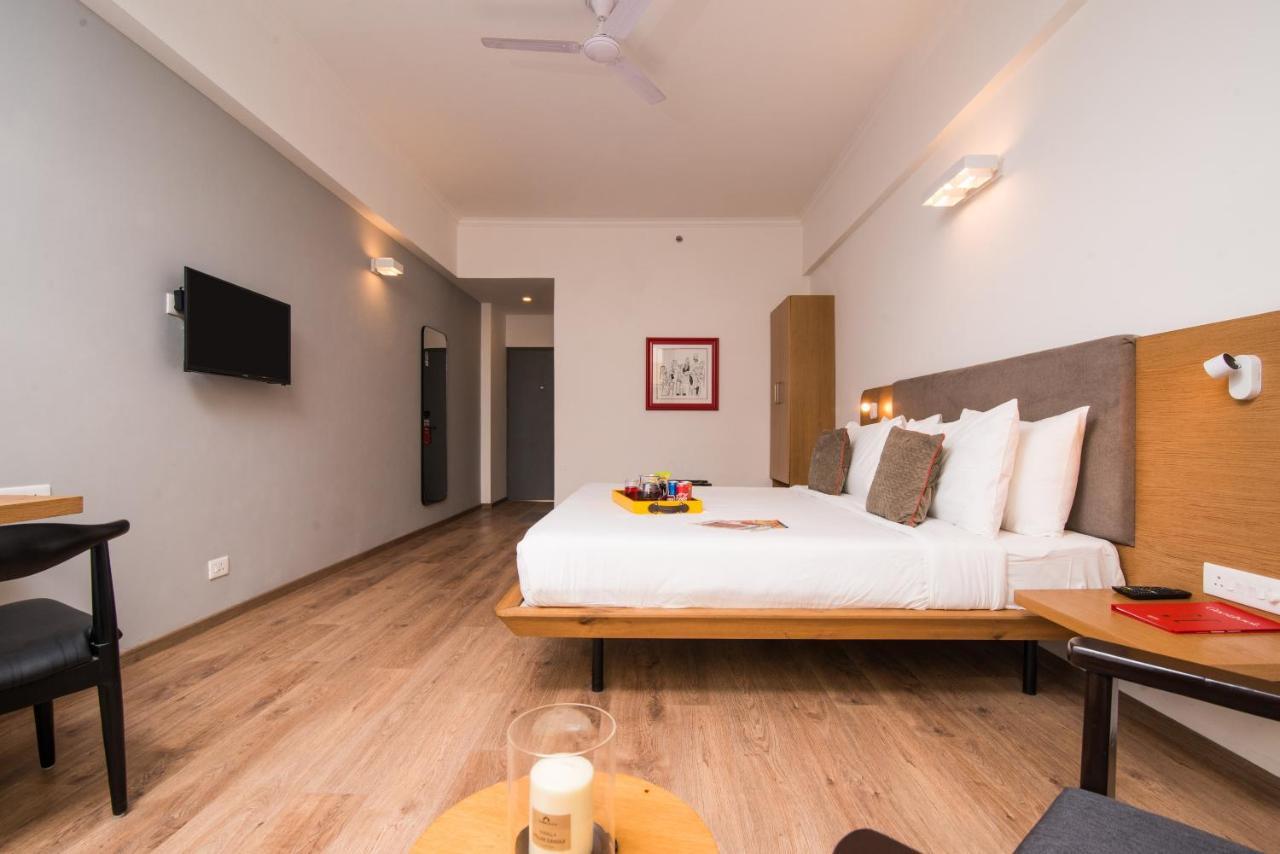 Oyo Townhouse 028 Corporate Suite Noida Luaran gambar