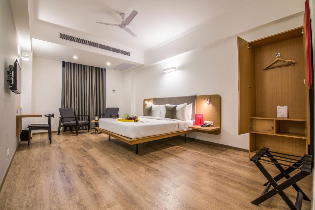 Oyo Townhouse 028 Corporate Suite Noida Luaran gambar