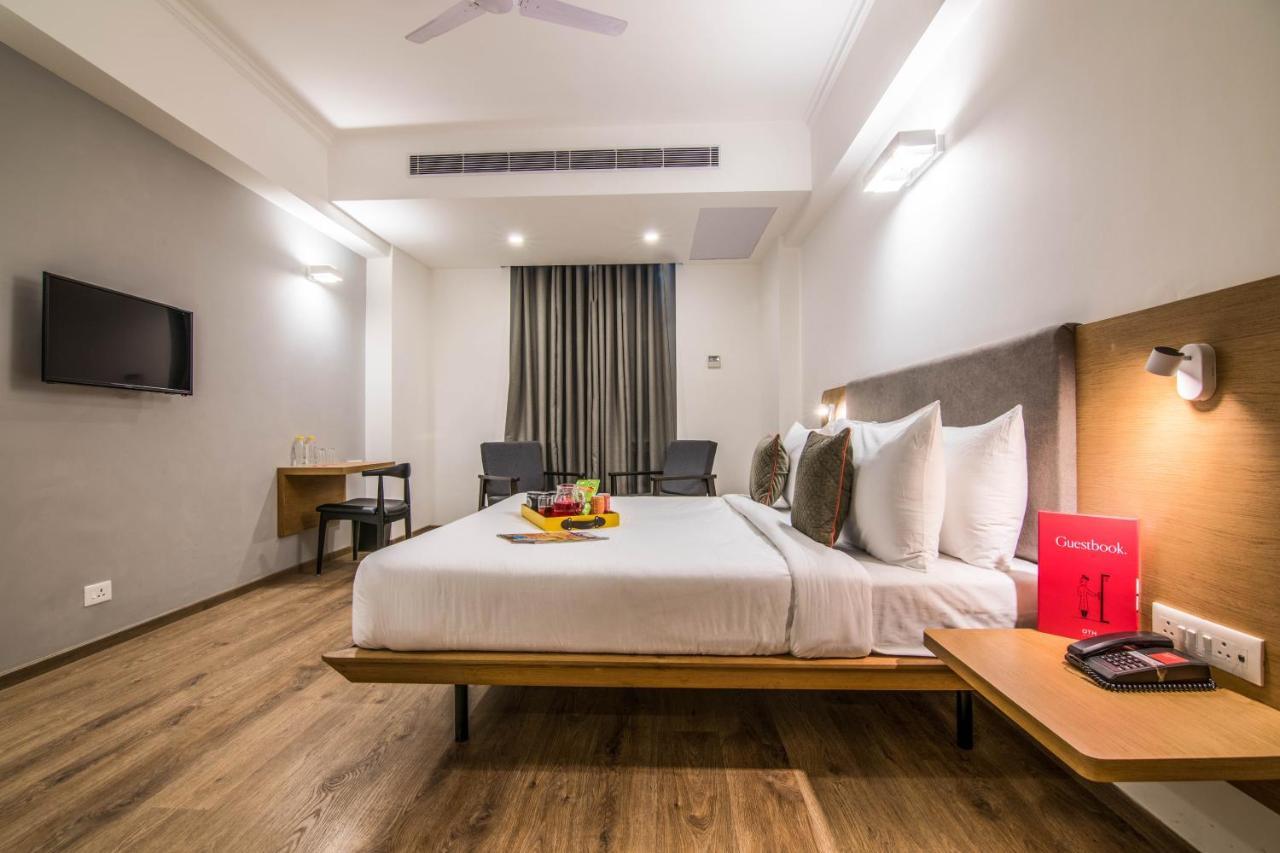 Oyo Townhouse 028 Corporate Suite Noida Luaran gambar