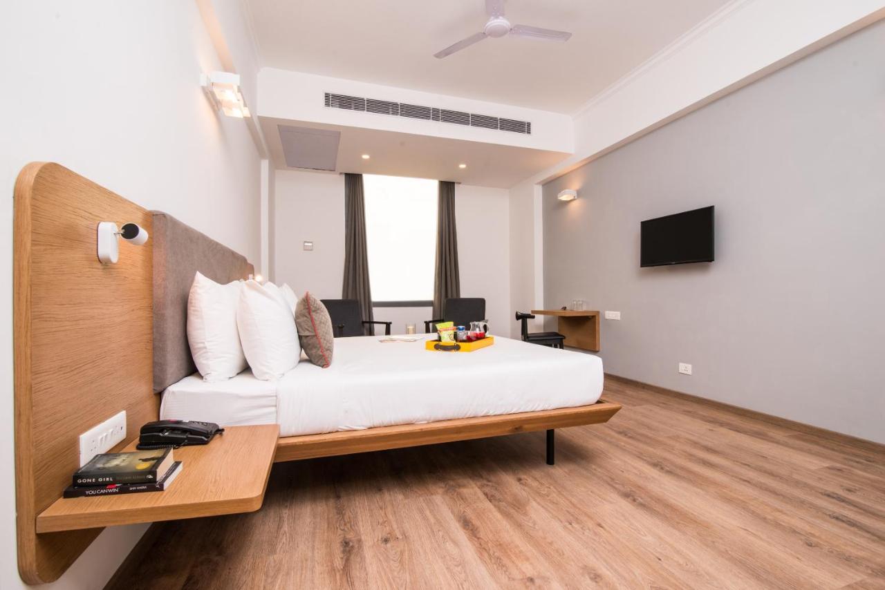 Oyo Townhouse 028 Corporate Suite Noida Luaran gambar