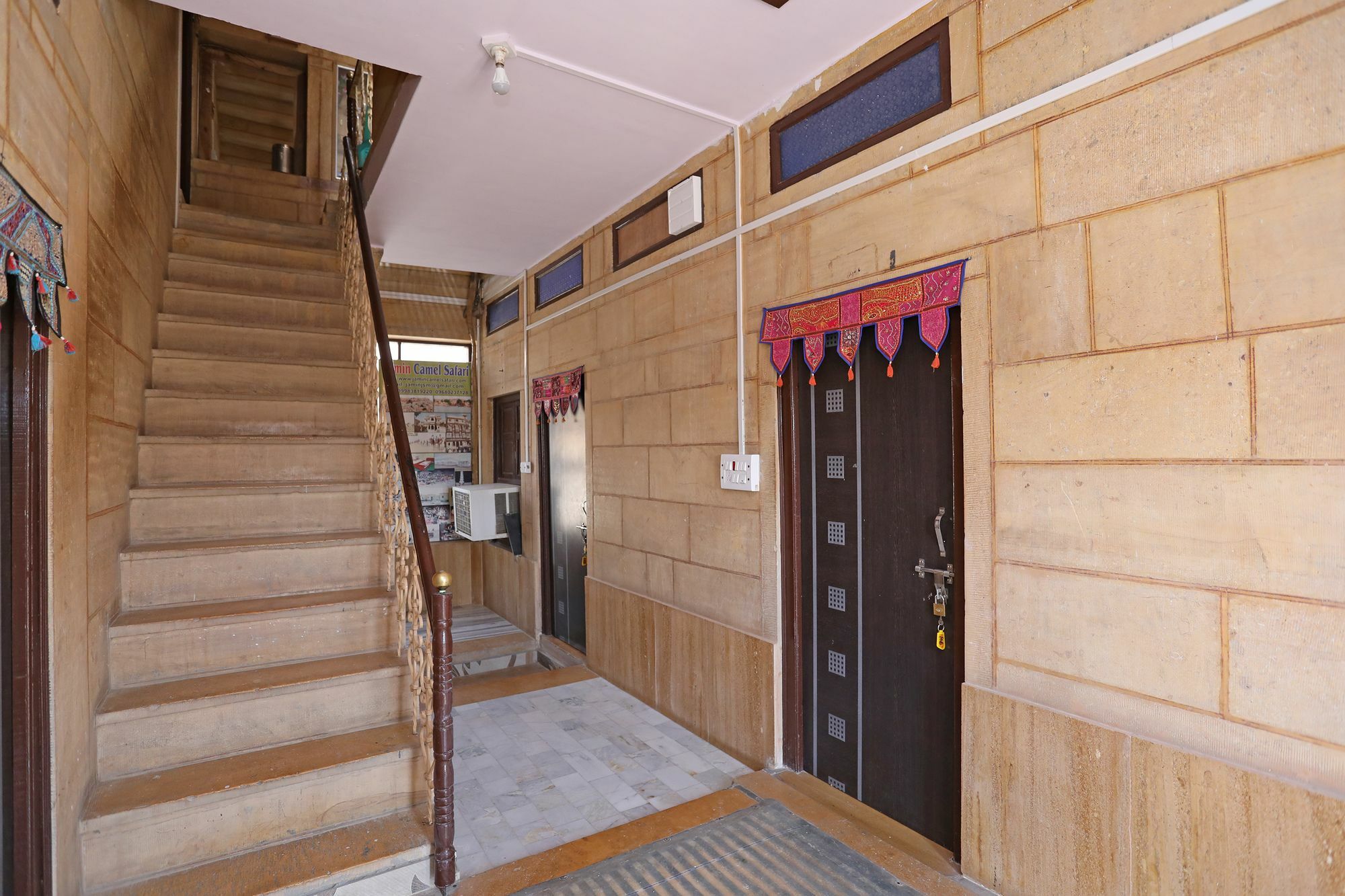Oyo Townhouse 028 Corporate Suite Noida Luaran gambar