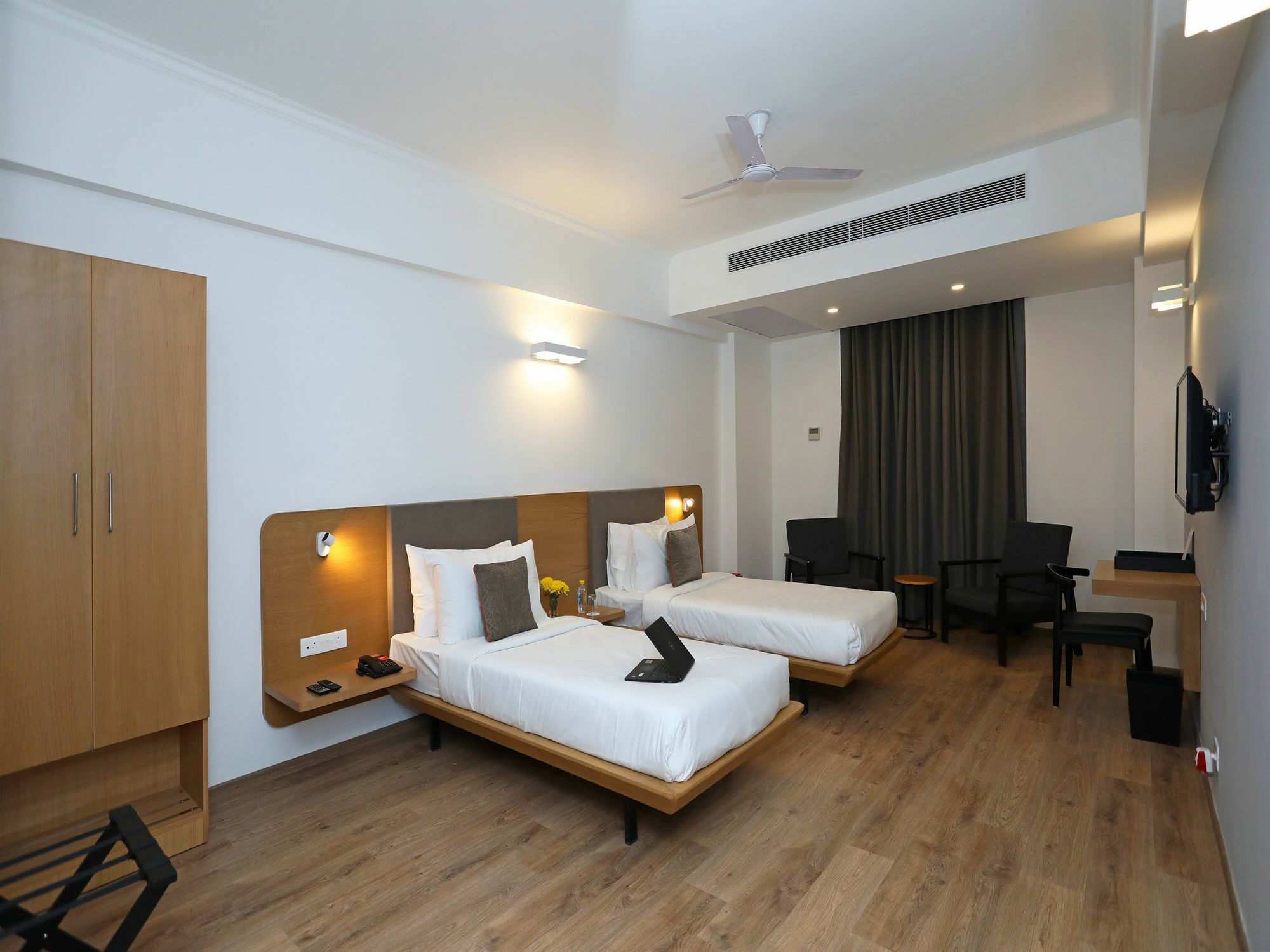 Oyo Townhouse 028 Corporate Suite Noida Luaran gambar
