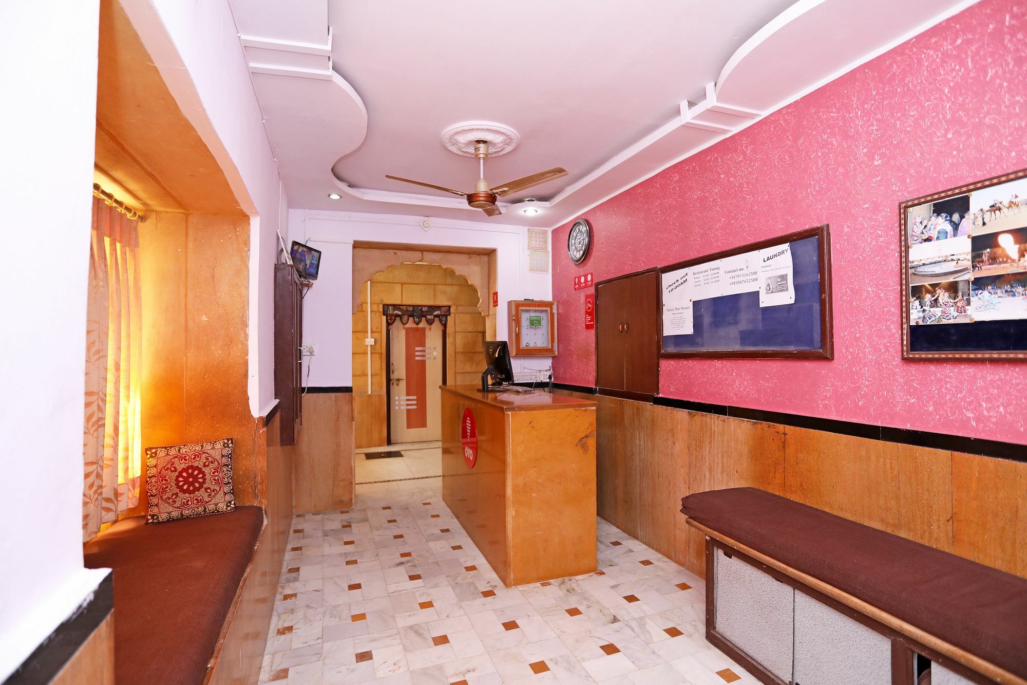 Oyo Townhouse 028 Corporate Suite Noida Luaran gambar