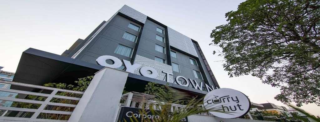 Oyo Townhouse 028 Corporate Suite Noida Luaran gambar
