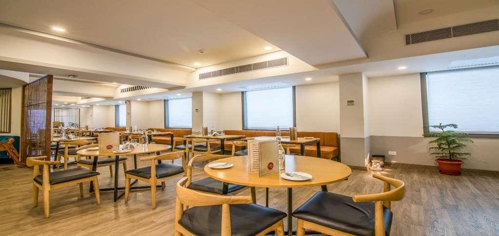 Oyo Townhouse 028 Corporate Suite Noida Kemudahan gambar