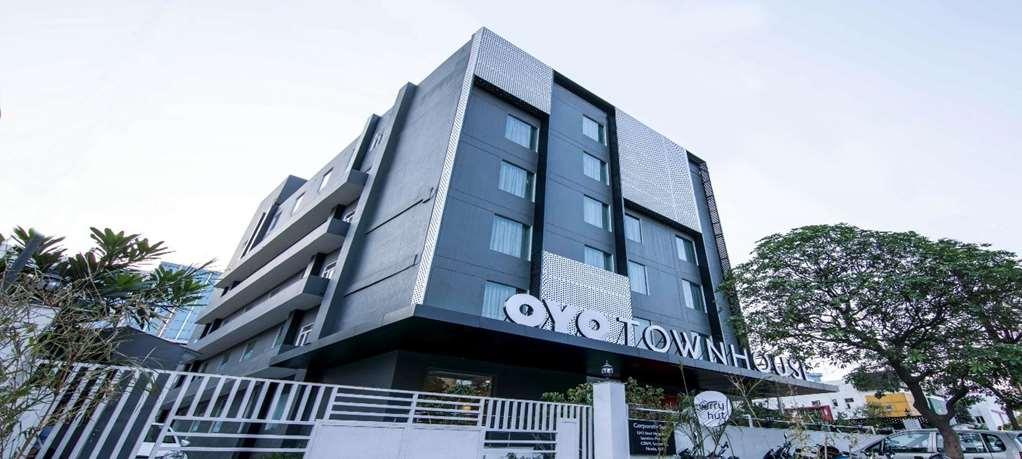 Oyo Townhouse 028 Corporate Suite Noida Luaran gambar