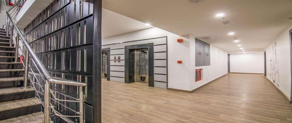 Oyo Townhouse 028 Corporate Suite Noida Kemudahan gambar