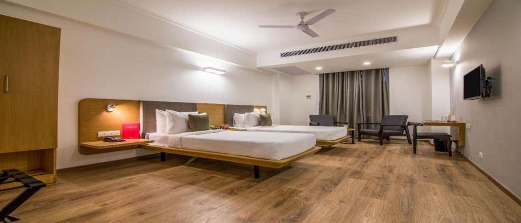 Oyo Townhouse 028 Corporate Suite Noida Bilik gambar