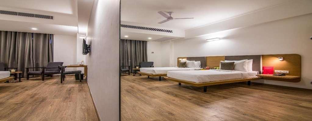 Oyo Townhouse 028 Corporate Suite Noida Bilik gambar
