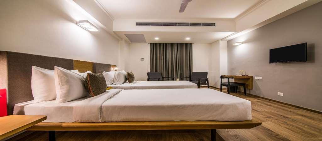 Oyo Townhouse 028 Corporate Suite Noida Bilik gambar